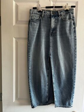 Buffalo David Bitton Midi Denim Skirt in Light Blue Wash